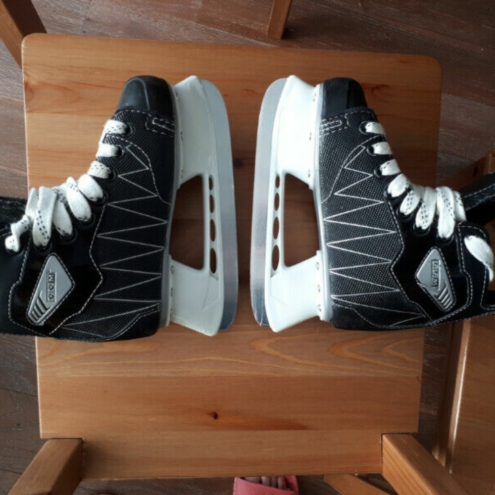 Skates CCM Intruder Size 13J